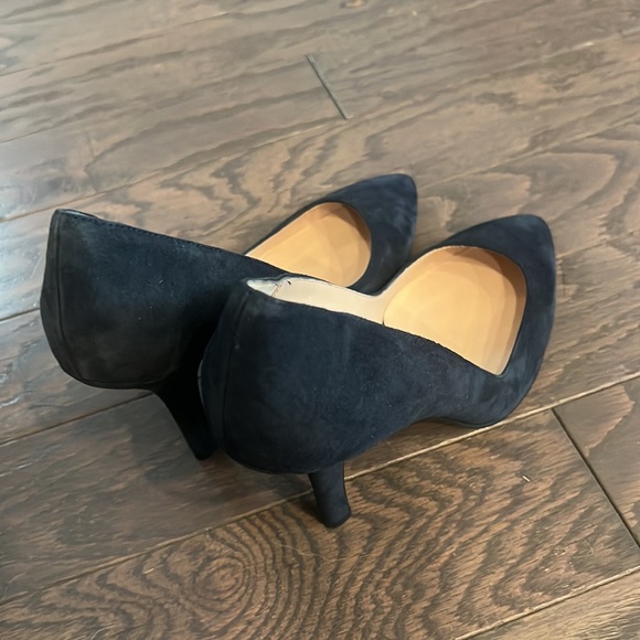 Neiman Marcus pumps - Picture 3 of 5